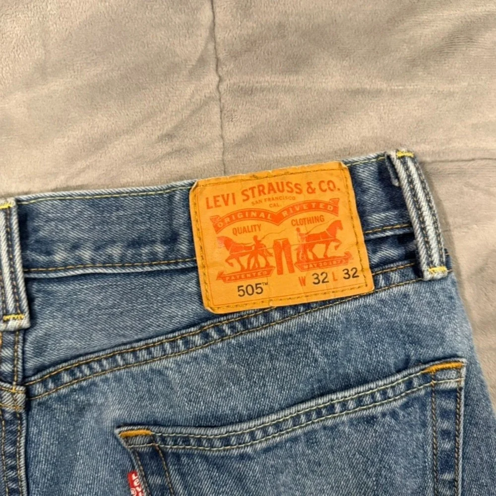 Levi's 505 Regular Fit Jeans Mens 32x32 Blue Straight Leg Denim 00505-4891